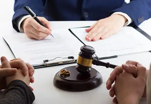 Is There Any Benefit to Filing for Divorce Before Your Spouse Does in Miami-Dade, County?